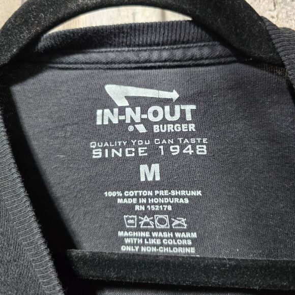 5/$25 In N Out Black 70th Anniversary Burger Ferris Wheel Graphic Tee - Picture 6 of 6